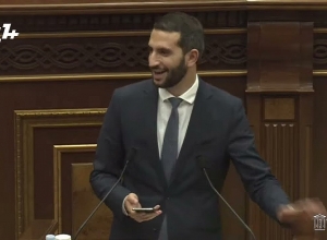 Господин Манукян, поздравляю Вас с днем рождения Сороса: долгих лет ему ради «Еркир медиа»