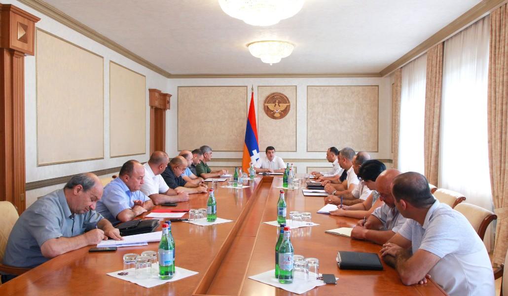 160821YndlaynvatsKhorhrdakJur