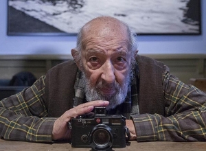 В Стамбуле открылась выставка по случаю 93-летия Ара Гюлера