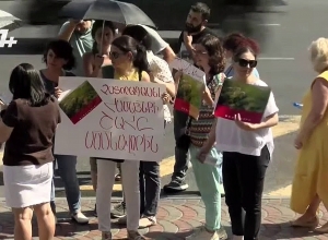 Ֆիզգորոդոկի բնակիչների բողոքի ակցիան Երևանի քաղաքապետարանի դիմաց. ՈՒՂԻՂ