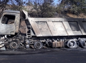 На трассе Капан-Горис сгорел грузовик