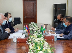 Ваагн Хачатурян встретился с послом Индии Кишаном Даном Девалом