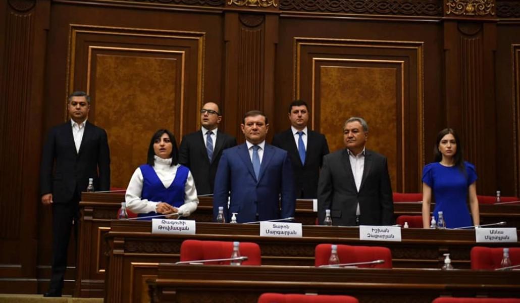 պատիվ ունեմ դաշինք