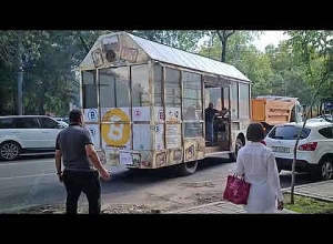 Տարհանվեց քաղաքի կենտրոնում ամիսներ շարունակ կայանված ավտոբուսը