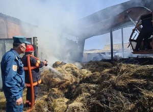 15 տոննա անասնակերը դարձավ կրակի բաժին