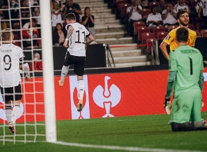 Сборная Армении проиграла Германии и уступила первое место