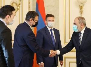 Վարչապետը և  (ԵԱԶԲ) վարչության նախագահը  քննարկել են համագործակցության զարգացման հարցեր