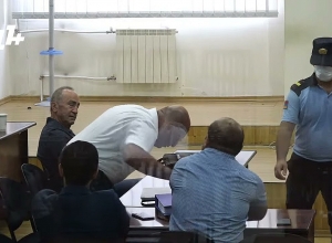 Этот суд законный или нет? Армен Геворгян – Данибекян: Данибекян прервала заседание