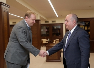 Аршак Карапетян принял директора компании «Южно-Кавказская железная дорога» Алексея Мельникова
