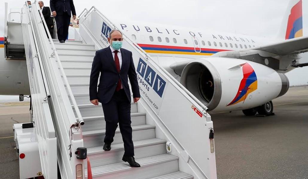 Նիկոլ Փաշինյան ժամանում  ինքնաթիռով 1