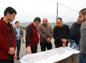 Для переселенцев из общин Азох, Драхтик, Карин Так и Аветараноц в Арцахе строится около 550 домов