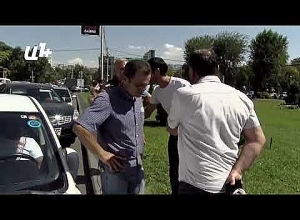 Кто тебе разрешил перекрывать дорогу? Гражданин – участнику акции