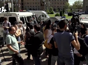 Ֆիզգոռոդոկի բնակիչների ակցիան քաղաքապետարանի դիմաց․ ՈՒՂԻՂ