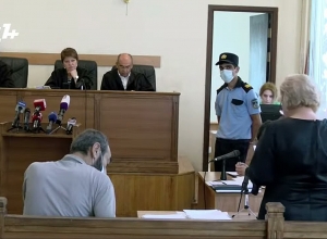 1 марта Роберт Кочарян перебросил войска в Ереван и из Арцаха