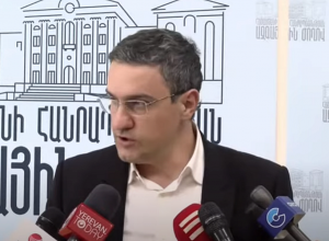 Предупредите Кочаряна, чтобы были корректными и серьёзными: быть заместителем Кочаряна для меня не почётно