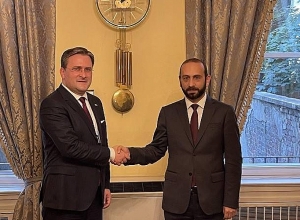 Главы МИД Армении и Сербии встретились