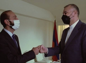 Арарат Мирзоян встретился с министром ИД Ирана: обсудили проблемы транспортного транзита