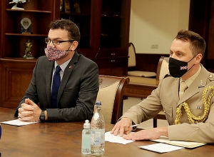 Министр обороны принял посла Великобритании