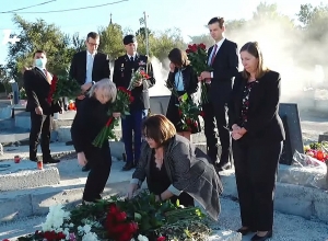 Посол США Линн Трейси была в Ераблуре