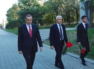 Не буду сейчас говорить, отвечу после заседания правительства: Армен Геворгян был в Ераблуре