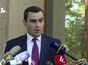 Они совершают манипулятивные действия: организованное мероприятие - очевидный способ сорвать заседание