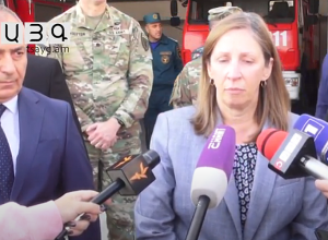 Линн Трейси говорила в Гюмри о мирном урегулировании армяно-азербайджанских отношений