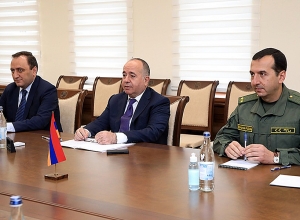 Պաշտպանության նախարարն ընդունել է Ճապոնիայի դեսպանին