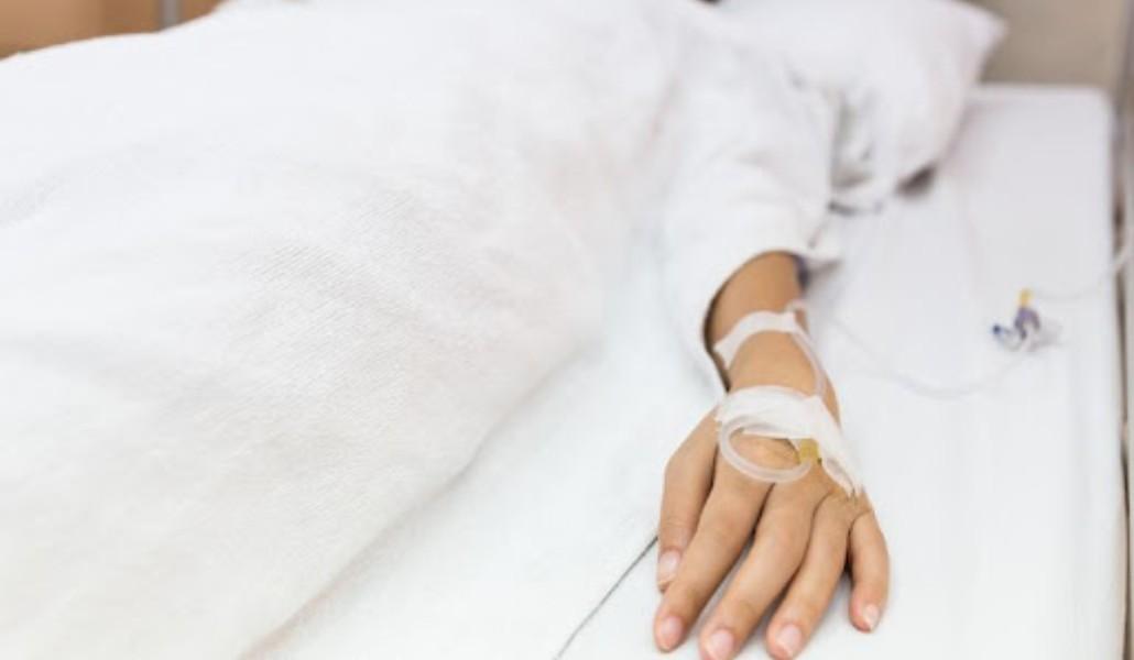 աղջիկ հիվանդանոցում