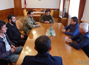 Արայիկ Հարությունյանն ընդունել է «Սև հովազ» կամավորական ջոկատի ներկայացուցիչներին