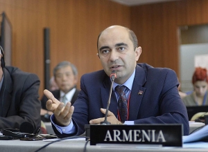 Փակ հանդիպում ադրբեջանցիների մասնակցությամբ. Հայկակակ կողմից՝Մարուքյանը, Աշոտյանն ու Ավագյանը