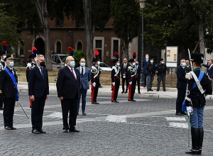 Նախագահ Արմեն Սարգսյանը Հռոմում՝ Վենետիկի հրապարակում հարգանքի տուրք է մատուցել «Հայրենիքի խորանին»