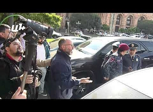 Вы все ответите: полицейские задержали 2-го демонстранта