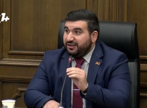 Артур Казинян не знает элементарную структуру вооруженных сил: Алексанян