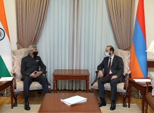 Մեկնարկել է Հայաստանի և Հնդկաստանի ԱԳ նախարարների առանձնազրույցը