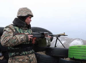 ВС Азербайджана вели обстрел в направлении позиций Арцаха