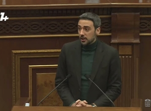 Варданян адресовал Керобяну вопрос касательно программы, представленной Кареном Карапетяном