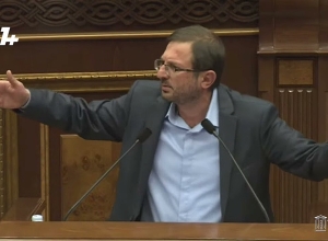 Մելքոնյան Գագոյի համբերության վրա եմ զարմանում․ Մանուկյան