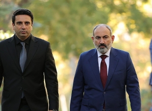 Пашинян почтил память жертв преступления 27 октября