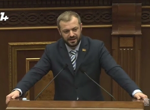 Вы так защищаете, что складывается впечатление, что вы стоите за этим: Папоян - оппозиции