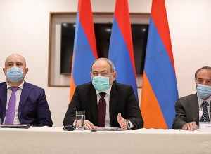 Վարչապետն ու արտախորհրդարանական մի քանի ուժերի ղեկավարներ նիստի են մասնակցել
