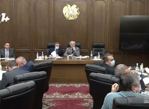 Господин Фиданян, сделайте паузу, чтобы мы убедились, что вы не связаны с коронавирусом: Кочарян