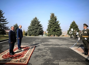 Министры обороны РА и Грузии обсудили необходимость установления полноценного мира в регионе