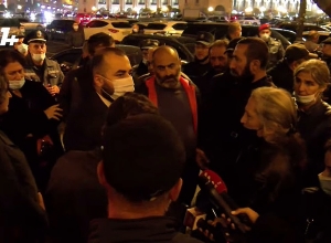 Родителям пропавших без вести было предложено задавать вопросы в письменной форме: помощник Никола Пашиняна