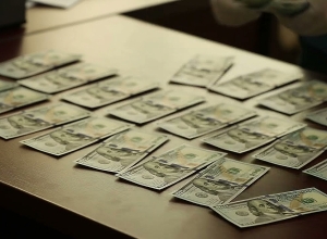 Բացահայտվել է զինծառայողի հարազատից առանձնապես խոշոր չափերով գումար հափշտակելու հերթական դեպքը