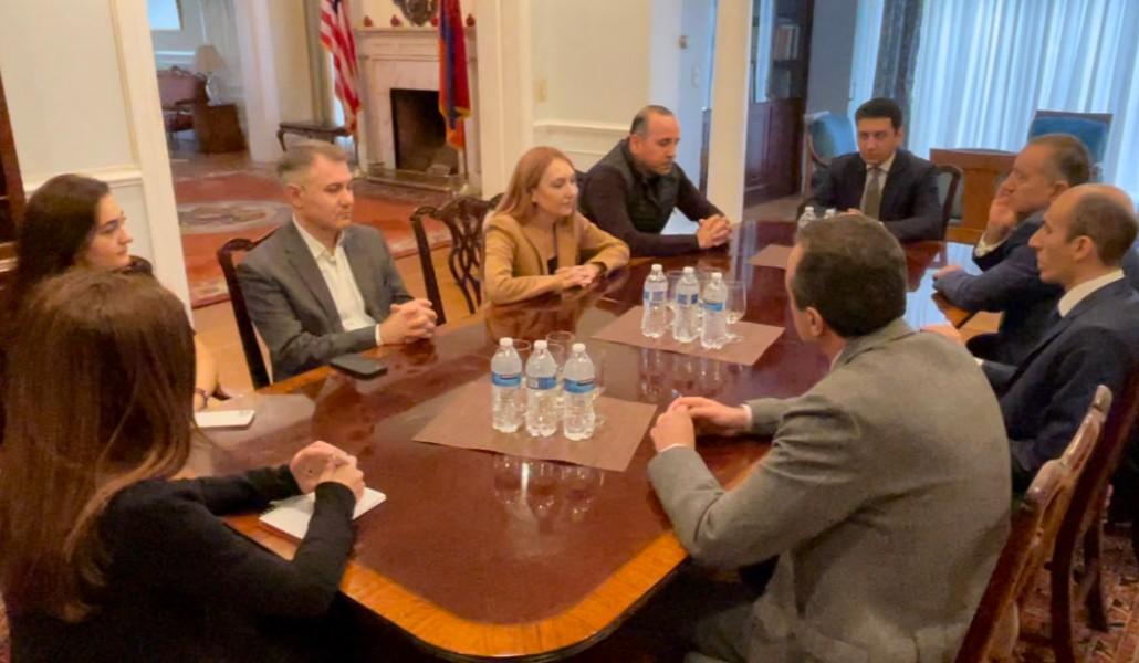 Meeting with Makunts with 2