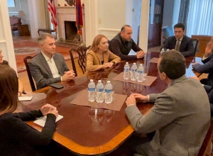 Մակունցը ընդունել է Բեգլարյանին