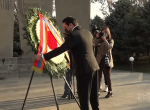 Ален Симонян почтил память жертв войны в Ераблуре