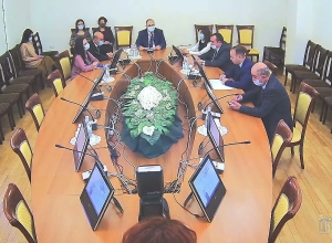 Надо усилить обороноспособность страны: комиссия начала заседание минутой молчания