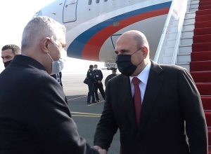 Մհեր Գրիգորյանը դիմավորում է Միշուստինին և Եվրասիական միջկառավարական խորհրդի նիստի մյուս մասնակիցներին