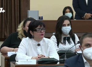 Кто поставил эту аморальную подпись под сносом бассейна по адресу Тигран Мец 53? Хачатрян